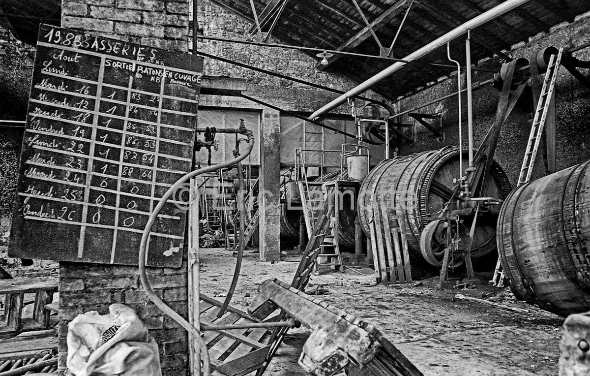 Titre : Les foulons de teinture . Tannerie Cara